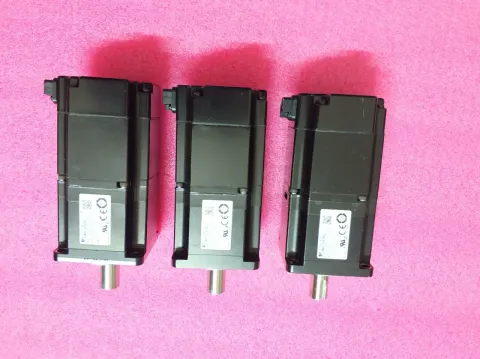 Yaskawa SGMJV-02A3A6C Motor & Drive Component — product photo 18 of 29