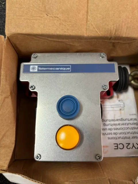 Schneider Electric XY2CE1A296 Industrial Sensor product photo 3