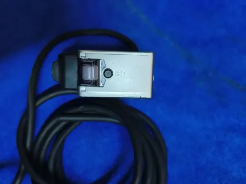 Keyence LR-WF10 Industrial Sensor product photo 6