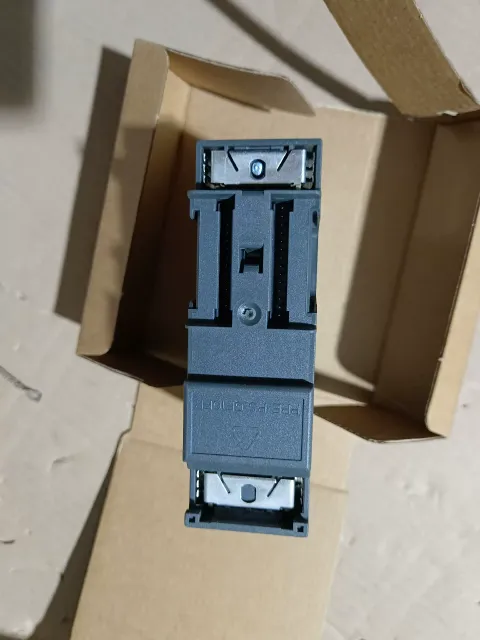 Siemens 6ES7195-7KF00-0XA0 Industrial Automation Component product photo 5