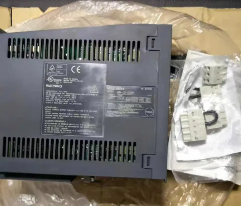 Mitsubishi Electric MR-J3-200B Motor & Drive Component product photo 3