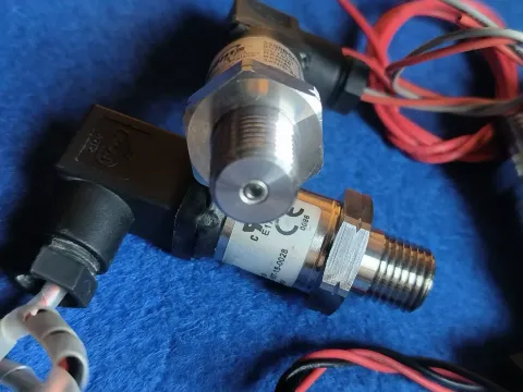 Gems Sensors & Controls 3200B0400S02BR00 Industrial Sensor product photo 5