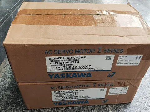 Yaskawa SGM7J-08A7C6S Motor & Drive Component product photo 1