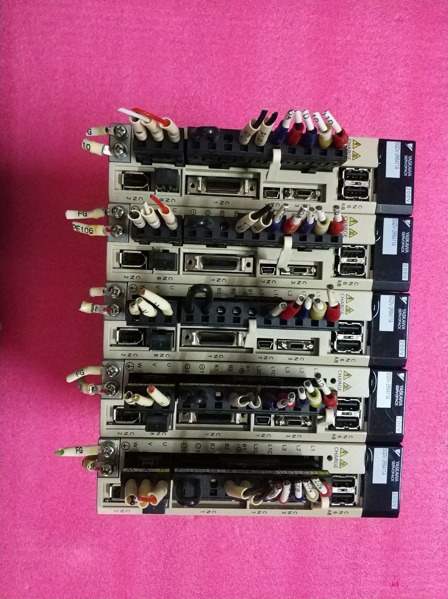 Yaskawa SGDV-2R8A11A Motor & Drive Component — product photo 1 of 14