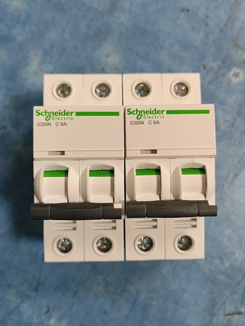 Schneider Electric A9F18206 Industrial Automation Component product photo 1