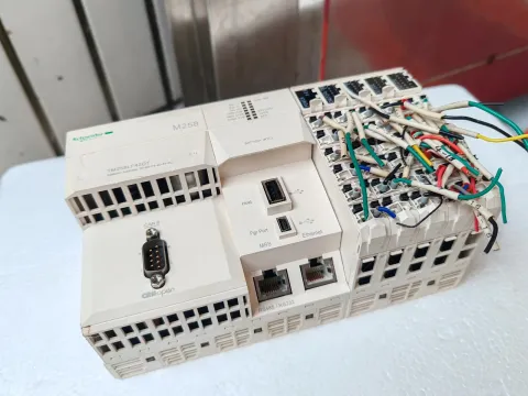 Schneider Electric TM258LF42DT PLC Module product photo 3