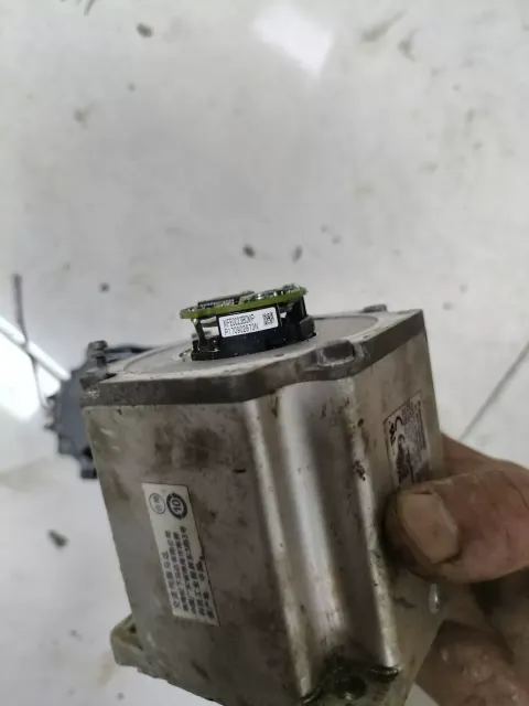 Panasonic MHMF082L1U2M Motor & Drive Component product photo 4