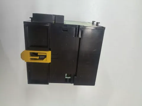 OMRON CJ1W-PA205R PLC Module — product photo 3 of 10