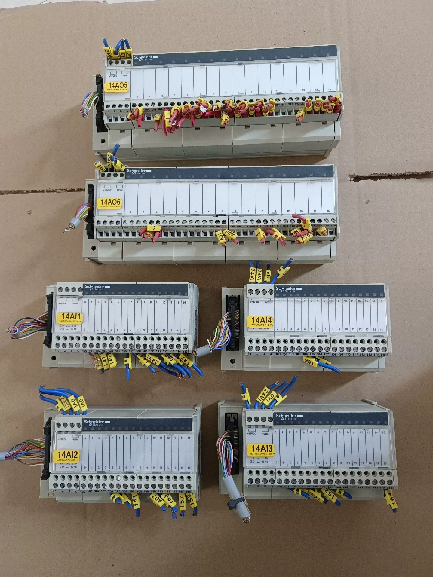 Schneider Electric ABE7H16R11 I/O Module product photo 1