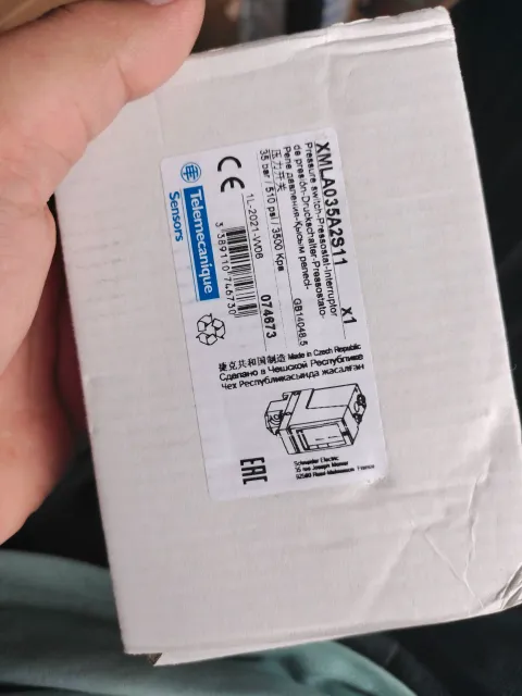 Schneider Electric / Telemecanique Sensors XMLA035A2S11 Industrial Sensor product photo 1