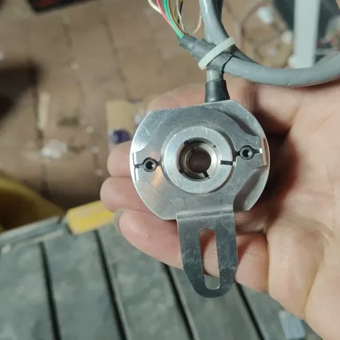 White Label 260-N-T-02-S-2500-Q-HV-1-S-FA-1-N Industrial Encoder product photo 4