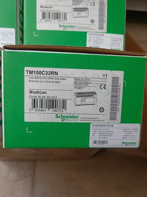 Schneider Electric TM100C32RN PLC Module product photo 2