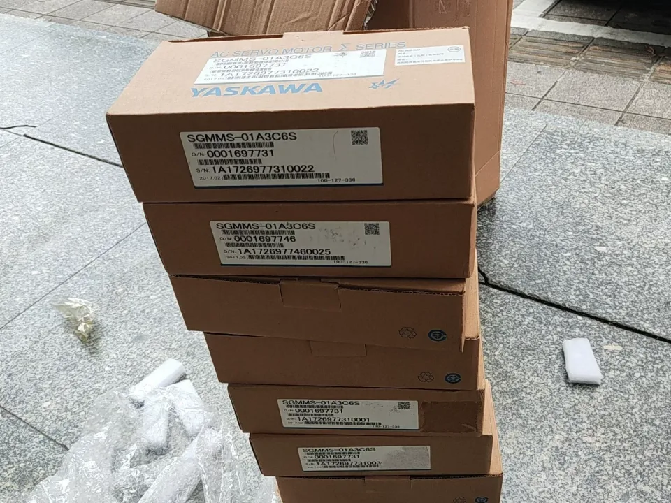 Yaskawa SGMMS-01A3C6S Motor & Drive Component product photo 1