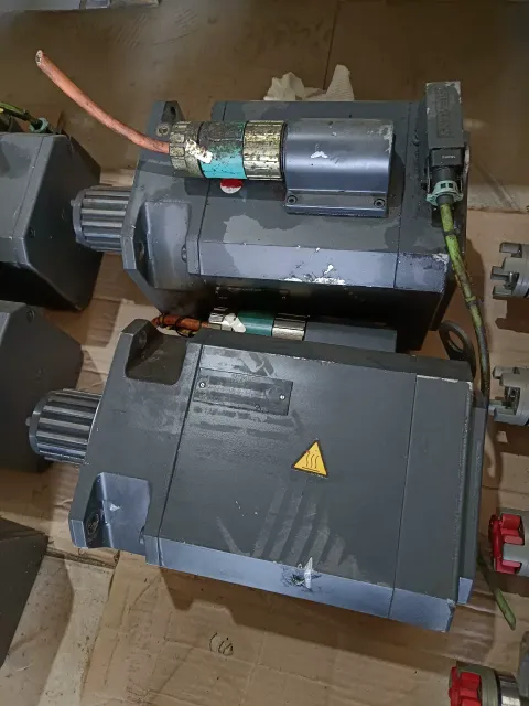 Siemens 1FT6102-1AC71-4FG1 Motor & Drive Component product photo 6