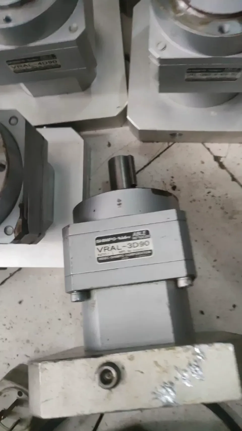 NIDEC-SHIMPO / 新宝 VRAL-3D90; VRAL-4D90 Industrial Automation Component product photo 1