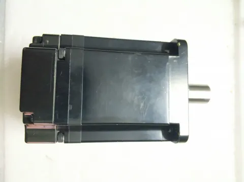 Yaskawa SGMJV-08A3A61 Motor & Drive Component product photo 3