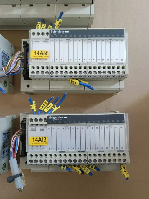 Schneider Electric ABE7H16R11 I/O Module product photo 2