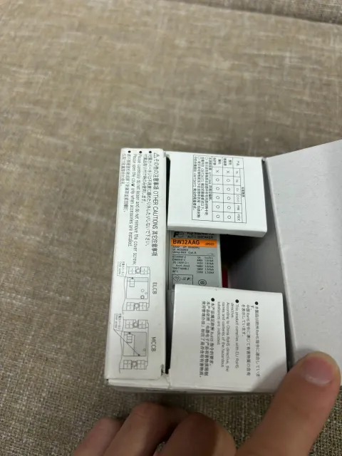 White Label BW32AAG-2P020; BW32AAG-2P032 Industrial Automation Component product photo 2