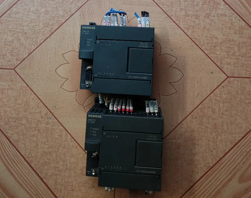Siemens 6ES7 211-0AA23-0XB0 PLC Module product photo 1