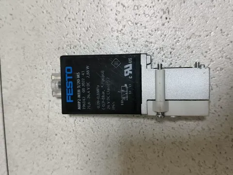 Festo MHP2-M1H-3/2O-M5 / 196142 Industrial Automation Component product photo 1