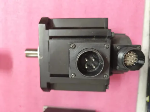 Panasonic MDDHT5540CA1 + MDME152GCGM Motor & Drive Component product photo 2