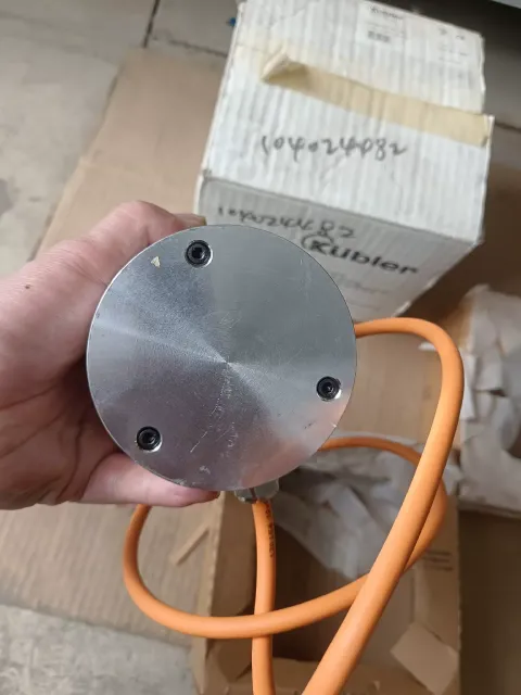 Kübler 8.9000.1162.1024 Industrial Encoder product photo 3