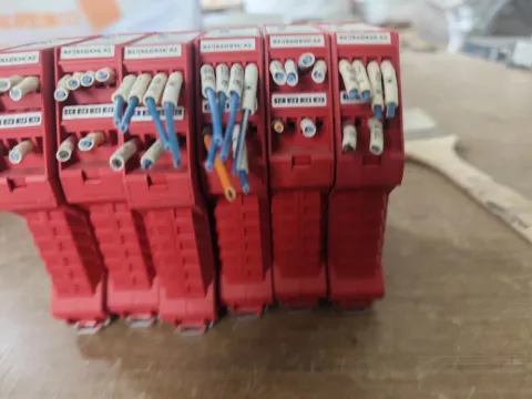 Pizzato Elettrica CS AR-05V024 Industrial Relay — product photo 3 of 4