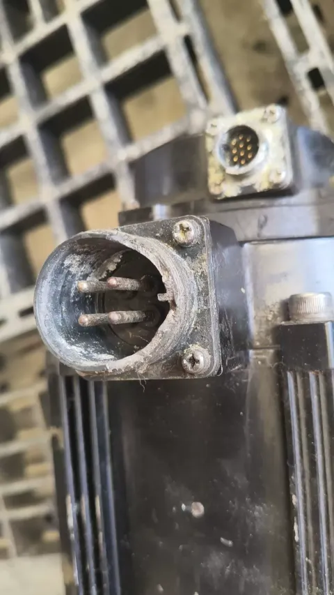 Yaskawa SGM7G-20A7C61 Motor & Drive Component product photo 4