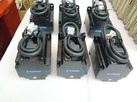 Yaskawa SGM7J-08AFC6S Motor & Drive Component product photo 5