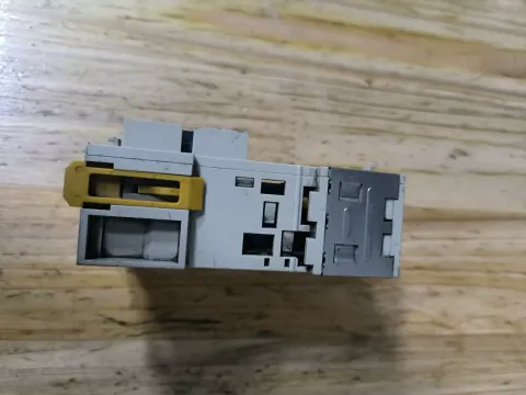 Omron CJ1W-AD041-V1 Industrial Automation Component product photo 4