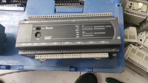 Delta DVP60ES200R PLC Module — product photo 25 of 28