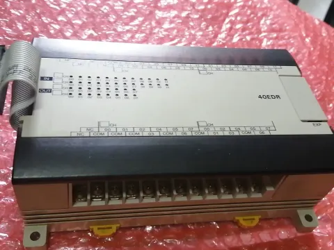 OMRON CPM1A-40EDR PLC Module — product photo 2 of 4