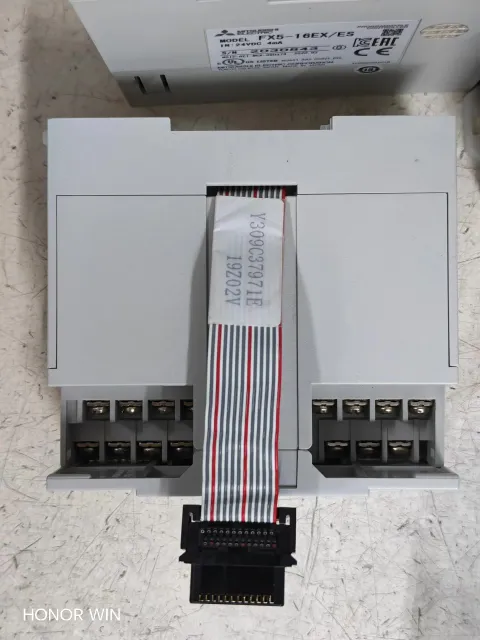Mitsubishi Electric FX5-16EX/ES PLC Module — product photo 2 of 9