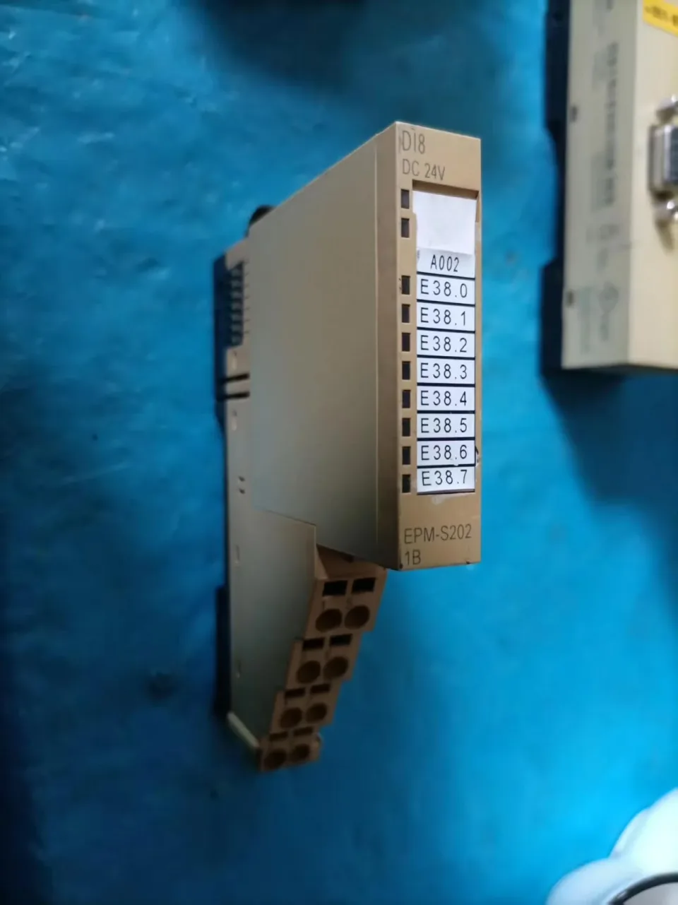 Lenze EPM-S202.1B Industrial Automation Component product photo 1