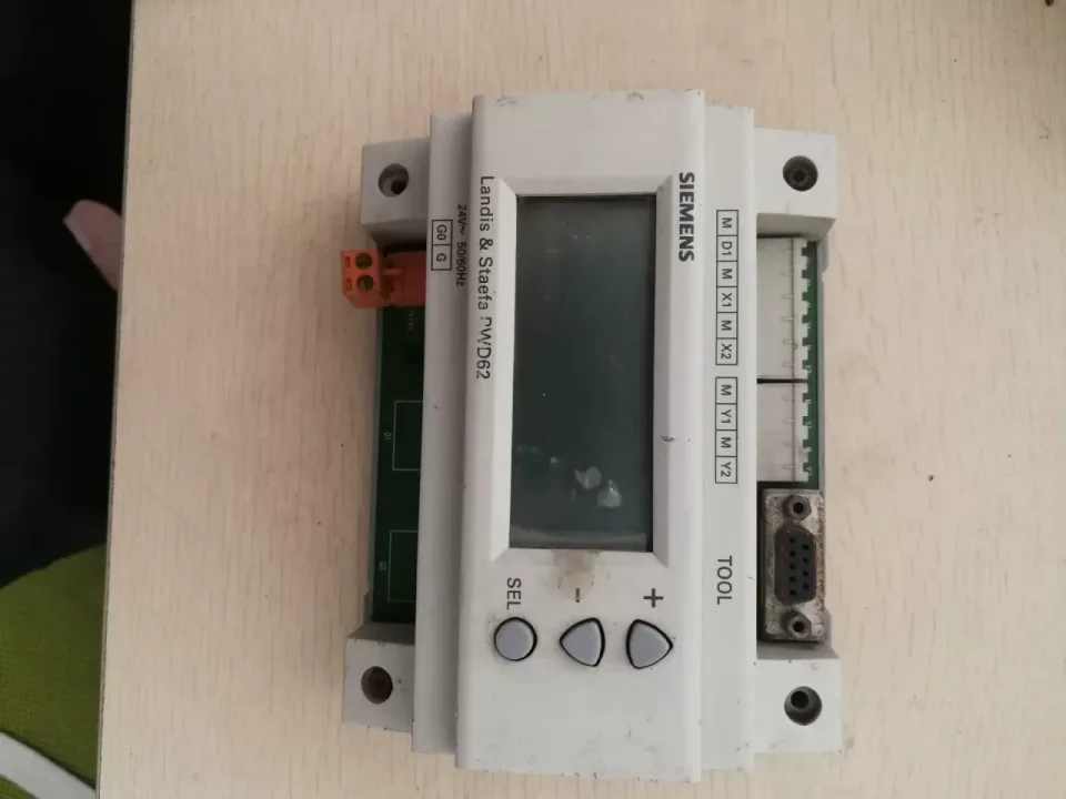 Siemens / Landis & Staefa RWD62/CN Industrial Automation Component product photo 1