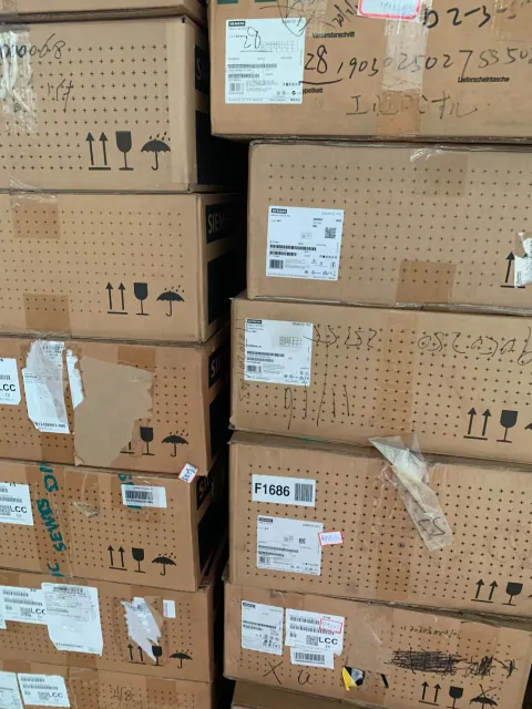 Siemens 6AV7251-3HB07-1DA0 Industrial Automation Component product photo 2