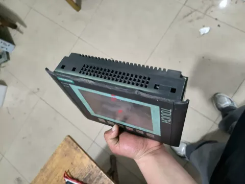 Siemens 6AV6640-0DA11-0AX0 Industrial Automation Component product photo 3