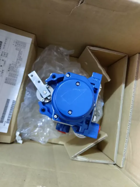 Azbil / Yamatake AVP302-MSD3A Industrial Automation Component product photo 5