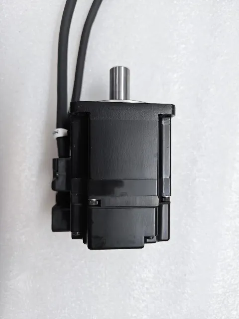Yaskawa SGMJV-02ADA21 Motor & Drive Component product photo 3