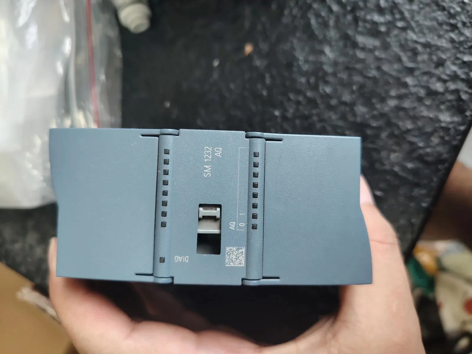 Siemens 6ES7232-4HB32-0XB0 Industrial Automation Component — product photo 1 of 18