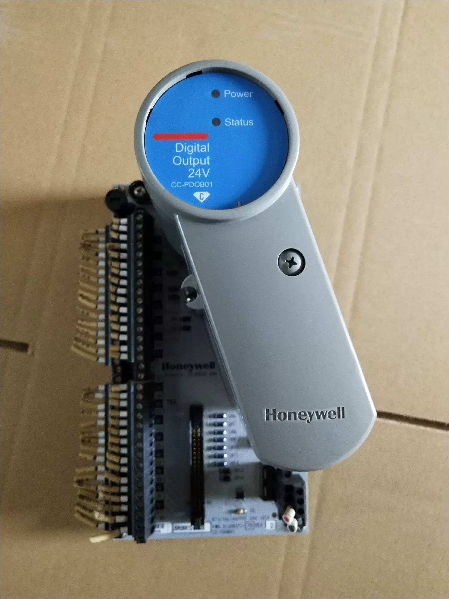 Honeywell CC-PDOB01 / 51406043-175 + CC-TDOB01 / 51308371-175 Industrial Automation Component product photo 1