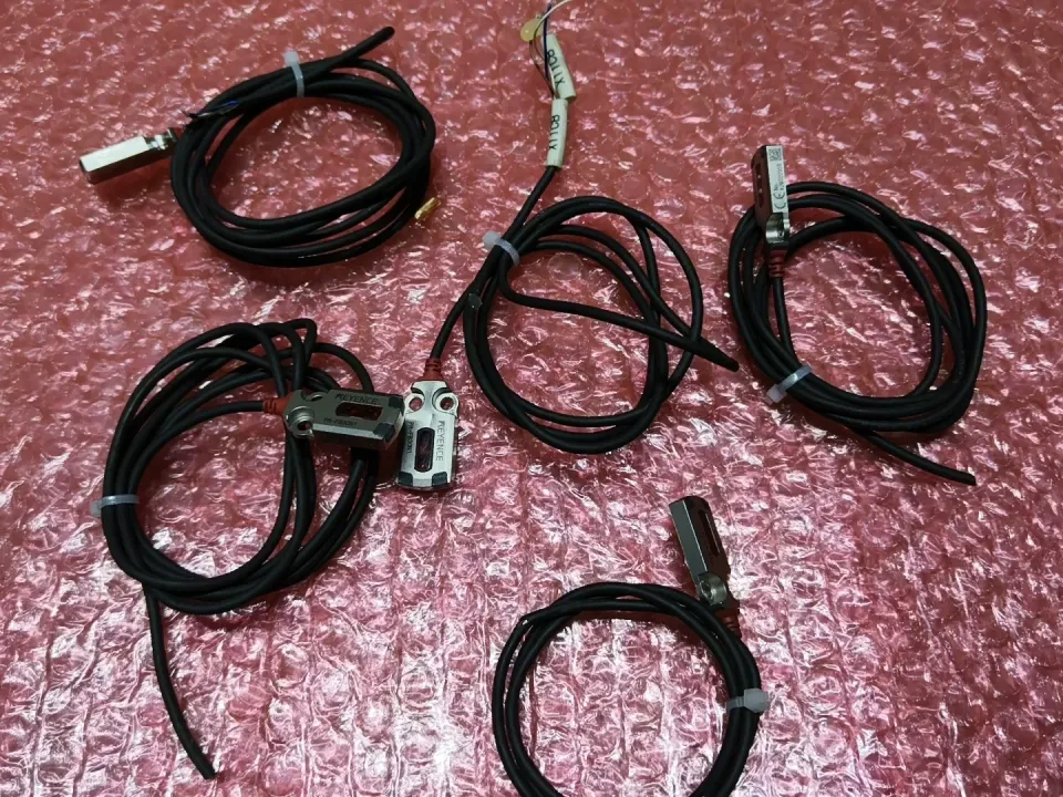 KEYENCE PR-FB30N1 Industrial Sensor product photo 1
