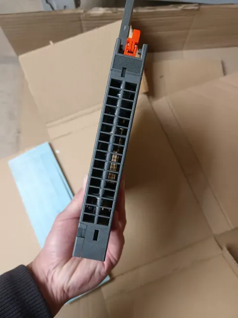 Siemens 6ES7422-1HH00-0AA0 Industrial Relay — product photo 17 of 20