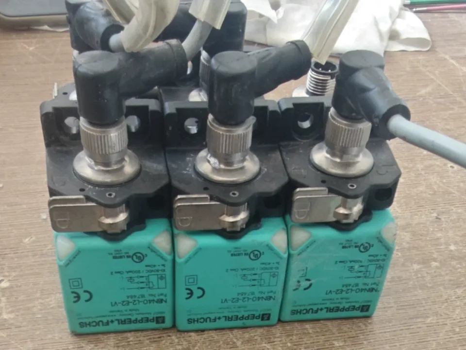 Pepperl+Fuchs NBN40-L2-E2-V1 Industrial Sensor product photo 1