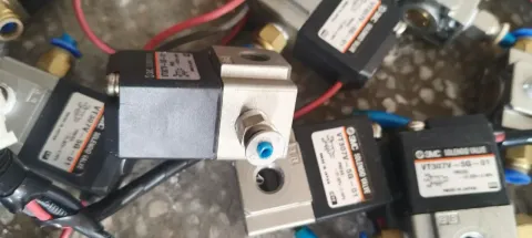 SMC VT307V-5G-01 Industrial Automation Component — product photo 15 of 21