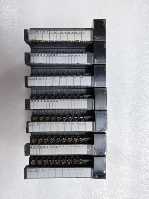 Mitsubishi Electric QY10 PLC Module — product photo 9 of 19