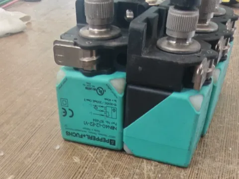 Pepperl+Fuchs NBN40-L2-E2-V1 Industrial Sensor product photo 3