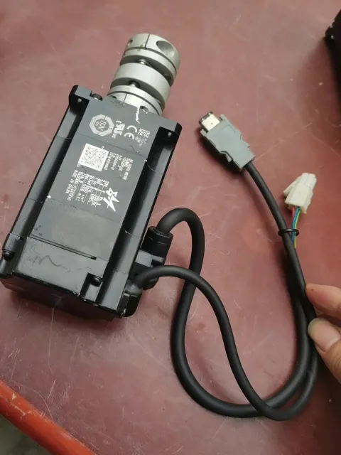 Yaskawa/安川 SGMMS-04ADC6S Motor & Drive Component product photo 1