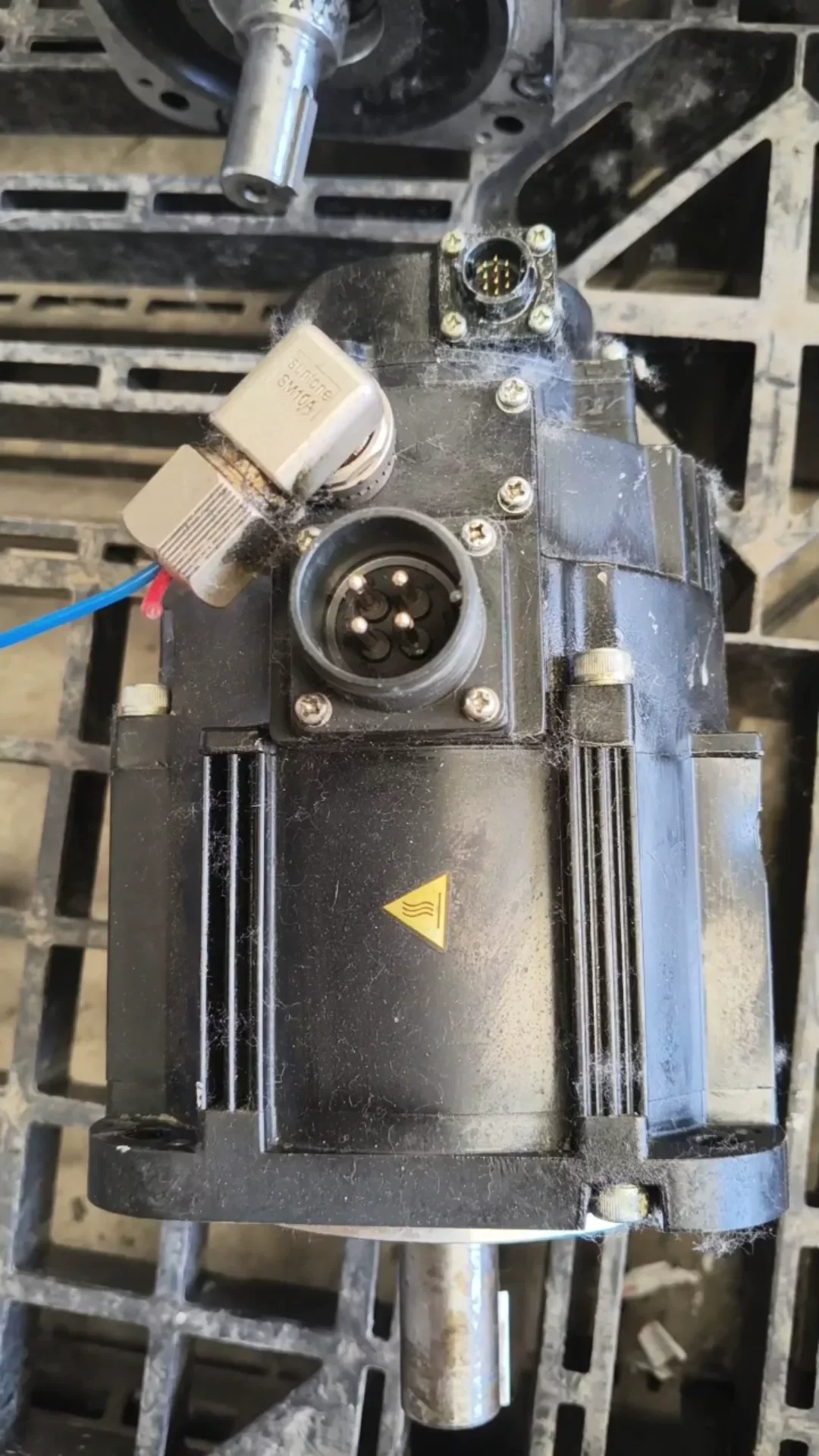 Yaskawa SGM7G-13AFC6C Motor & Drive Component product photo 1