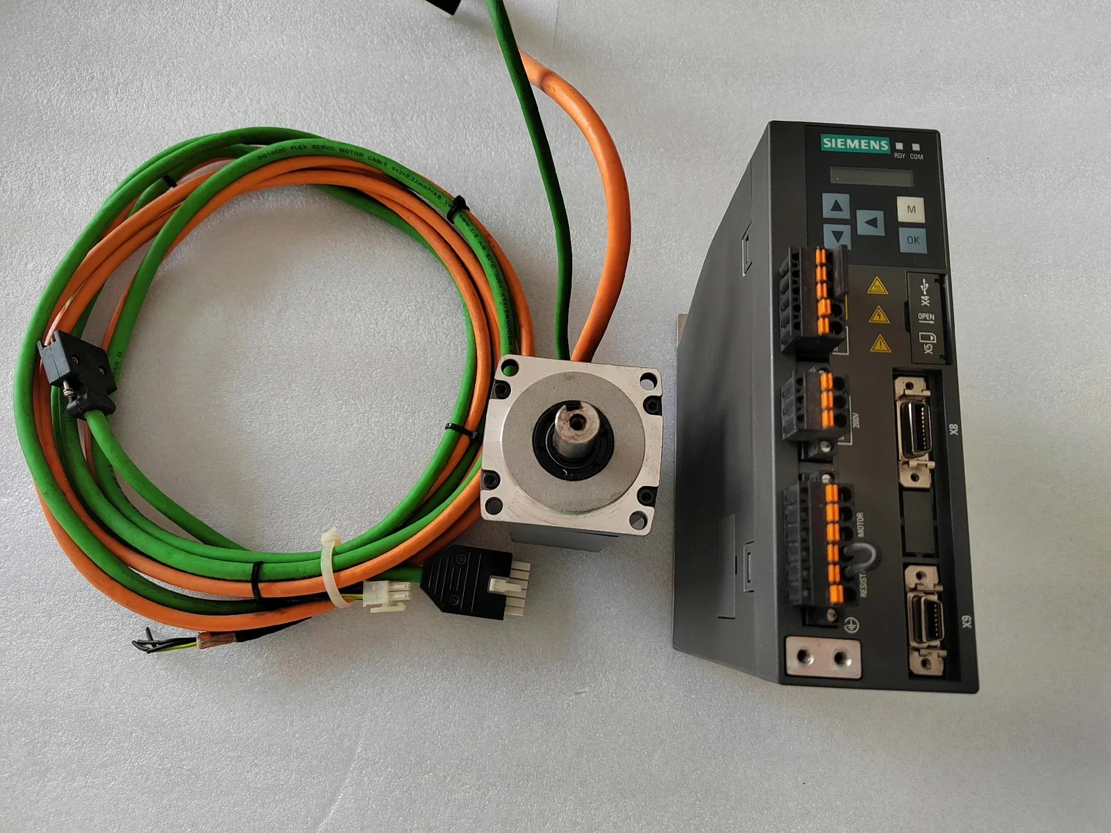 Siemens 6SL3210-5FB10-4UF1 + 1FL6034-2AF21-1AA1 Motor & Drive Component product photo 1